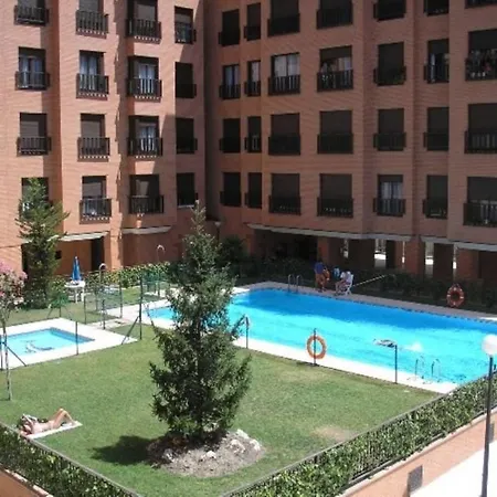 Close To Airport, Ifema Apartment *