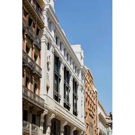 60 Balconies Iconic Madrid