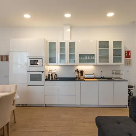 Apartament Jacuzzi Full Exterior Sol, By Monaro*****