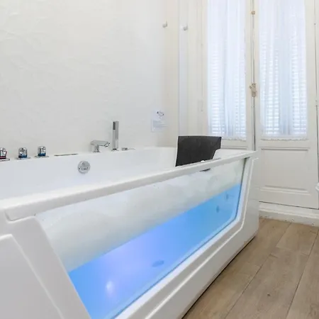Apartament Jacuzzi Full Exterior Sol, By Monaro***** *