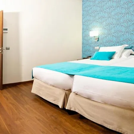 Apartosuites Jardines De Sabatini 3* Madrid
