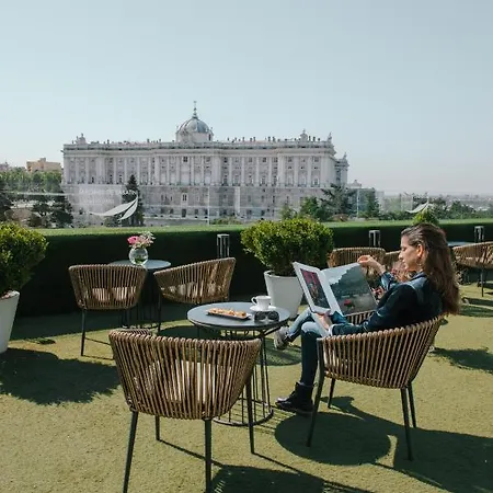 Apartosuites Jardines De Sabatini Madrid