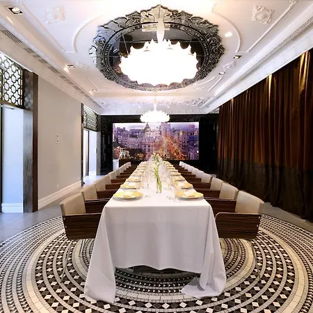 Unico Madrid, Small Luxury