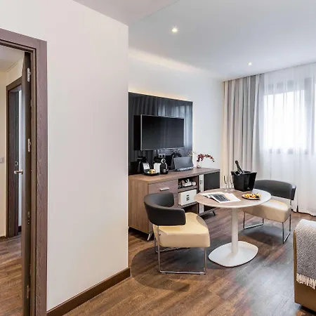 Hotel Melia Serrano 4*