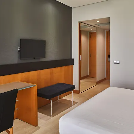 Hotel Silken Puerta