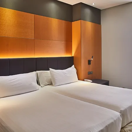 Silken Puerta 4*