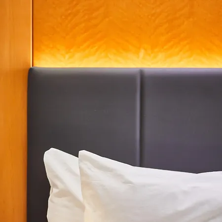 Hotel Silken Puerta 4*