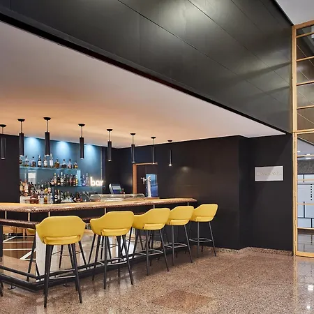 Hotel Silken Puerta 4*