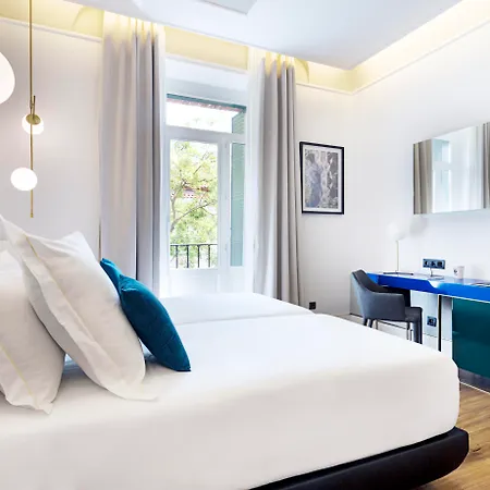 One Shot Fortuny Hotell 4*