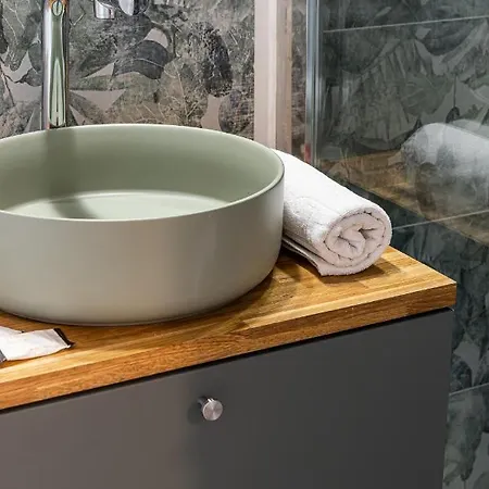Bnbholder Friendly La Latina Apartment Madrid