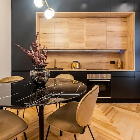 Elite By Edsam, In Apartment *