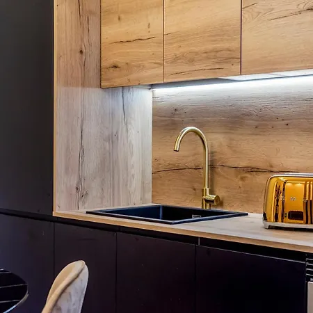 Elite By Edsam, In Apartment *