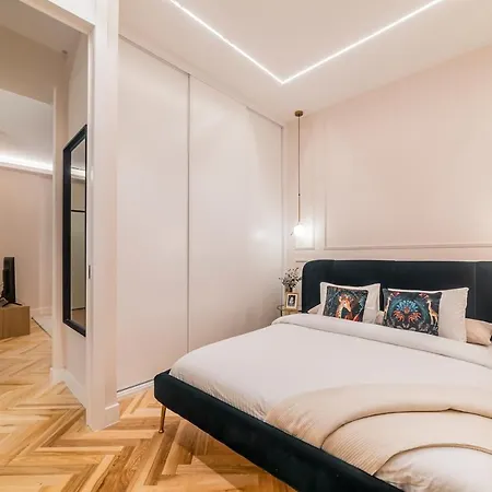 Elite By Edsam, In Apartment *