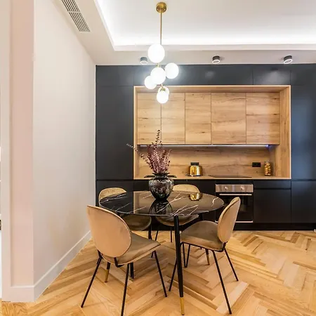Elite By Edsam, In Apartment