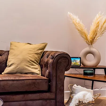 Elite By Edsam, In Apartment