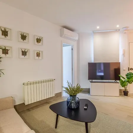 Embajadores Viii Apartment