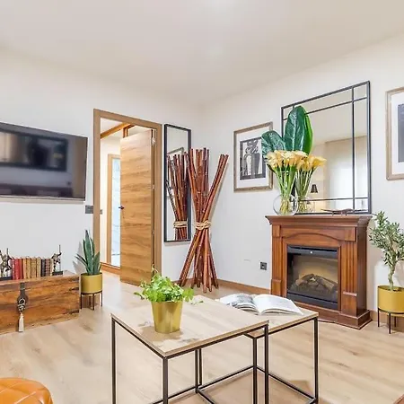 Reformado Y Tranquilo Junto A Gran Via Apartment *