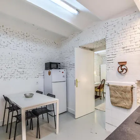 Piso En Lavapies 3 Dormitorios 8 Personas *
