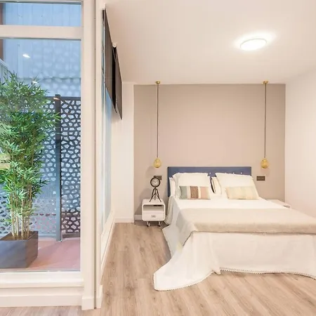 Large And Vanguardist- 2bd 2bth- Letras * Madrid