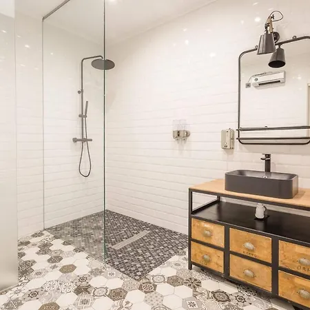 Apartment Large And Vanguardist- 2bd 2bth- Letras Madrid