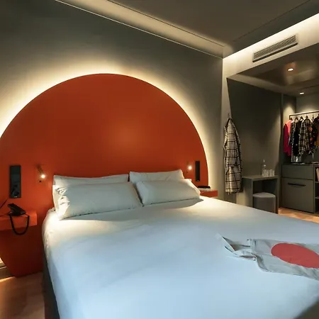 Chic & Basic Dot Hotel 3*