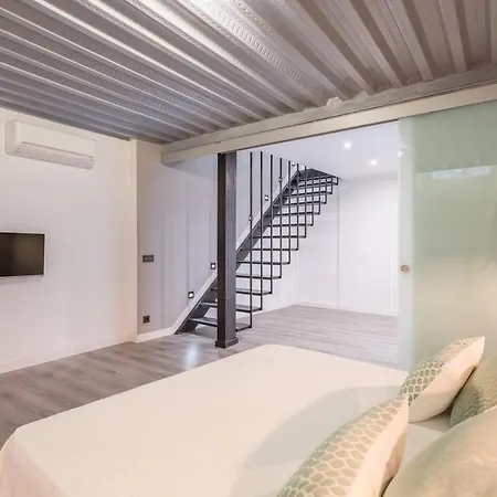 Large And Vanguardist- 2bd 2bth- Letras Apartment