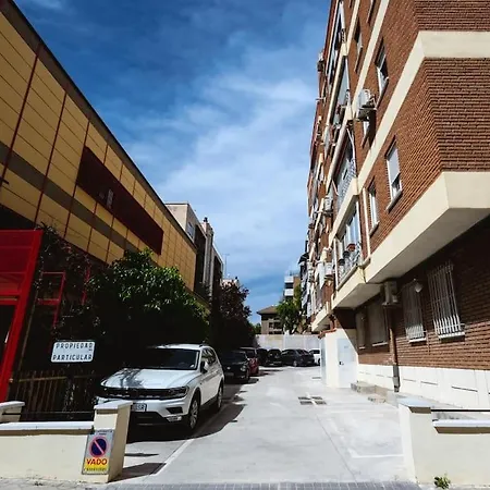 Apartment Alojamiento Cerca Del Estadio Santiago Bernabeu *