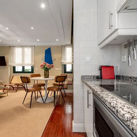 2 Bedrooms 2 Bathrooms- Penthouse- Almagro- Mintystay *