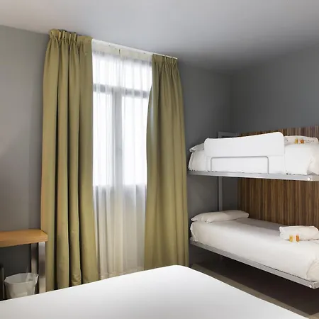 Petit Palace Tres Cruces 3* Madryt