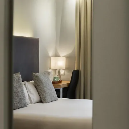 Hotel Petit Palace Tres Cruces
