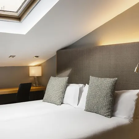 Hotel Petit Palace Tres Cruces