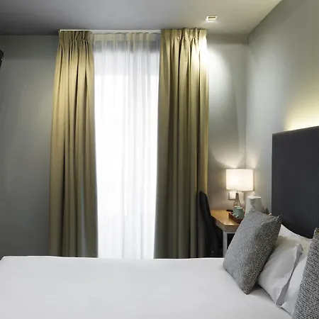 Petit Palace Tres Cruces 3* Madryt