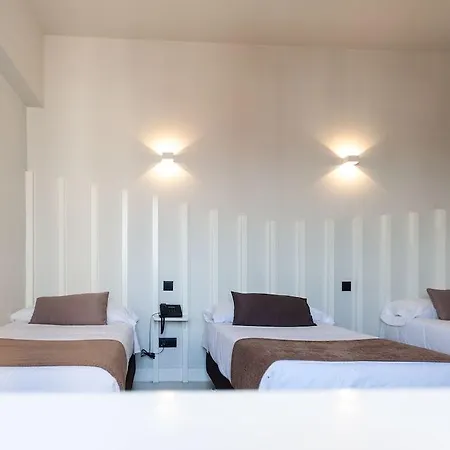 Charlotte-gran Via Hostel *