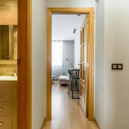 Apartment Modern Bright -1bedroom 1bath -cuatro Caminos Madrid