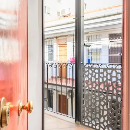 Encantadora Buhardilla Temporal Duplex En El Corazon De Sgv51 Apartment Madrid