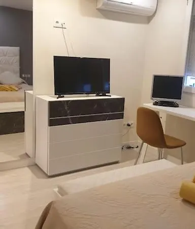 Fantastic Apartment, Newly Renovated *