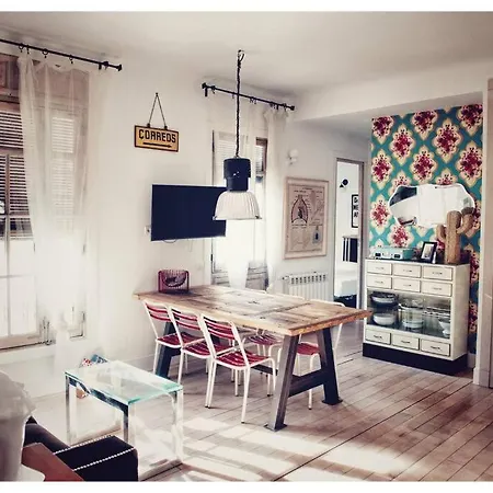 Cozy And Bright In Historic Town Center مدريد