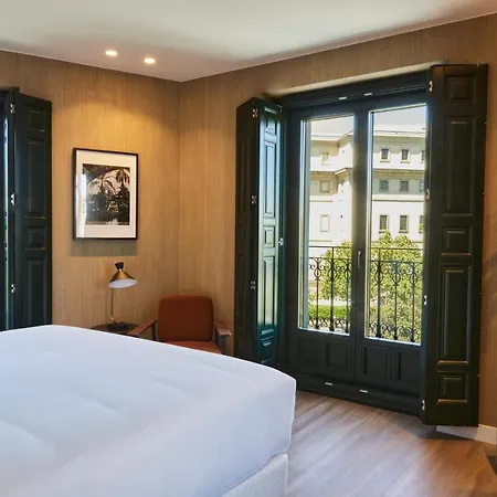 Latroupe Prado Hostel