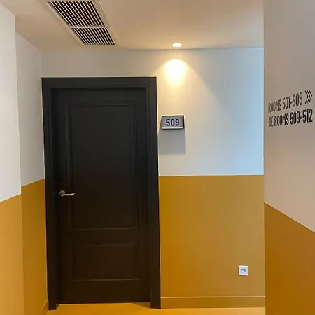 Hostel Latroupe Prado Μαδρίτη