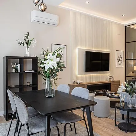 Exyca Embajadores Apartamento