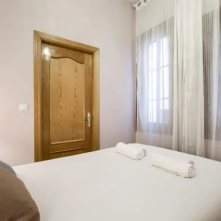 Charming Tirso De Molina I Appartement *