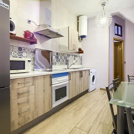 Charming Tirso De Molina I Appartement