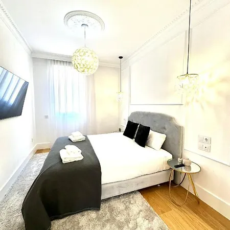 Luxury Flat Rox
