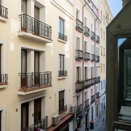 Apartamento De Lujo En La Plaza Pedro Zerolo Al Lado De Gran Via
