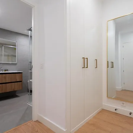 Apartamento De Lujo En La Plaza Pedro Zerolo Al Lado De Gran Via *