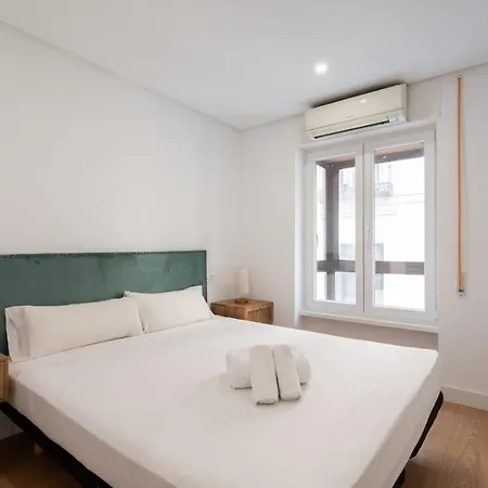 Apartamento De Lujo En La Plaza Pedro Zerolo Al Lado De Gran Via *