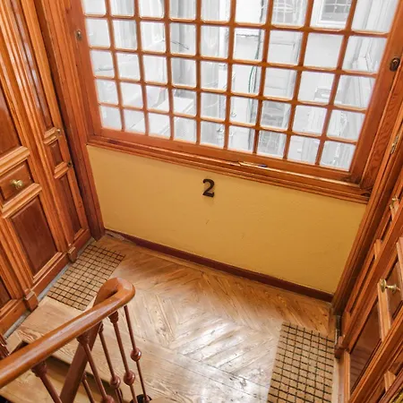 Mezzanine Orange Apartman *