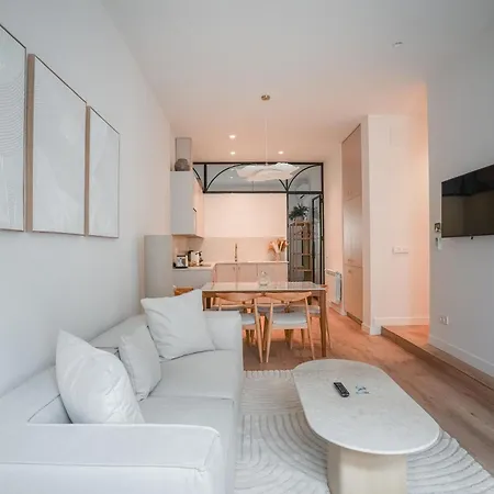 Amazing Apartment-3bedrooms 3bathrooms-lavapies Apartment Madrid