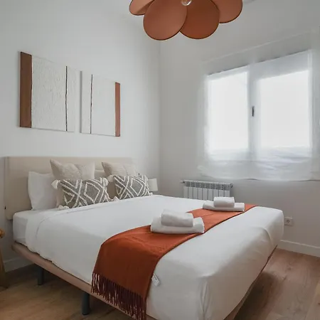 Amazing Apartment-3bedrooms 3bathrooms-lavapies Apartment