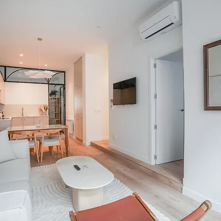 Amazing Apartment-3bedrooms 3bathrooms-lavapies Apartment